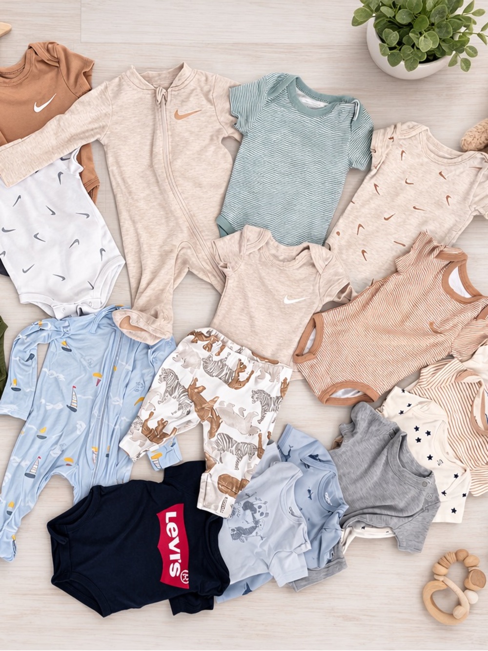 NWOT Nike Baby Bundle 0-3M